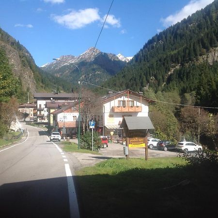 Affittacamere Valle Dorizzo Di Scavoni Paolo Val Dorizzo Eksteriør billede